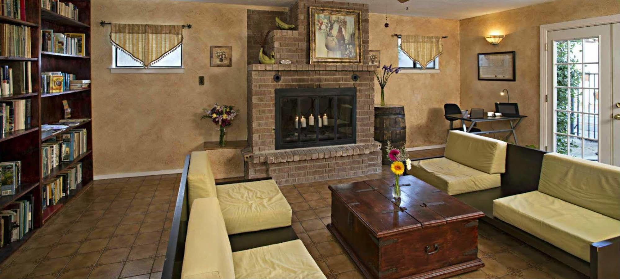 Lakehouse Bed And Breakfast Canyon Lake Exterior foto